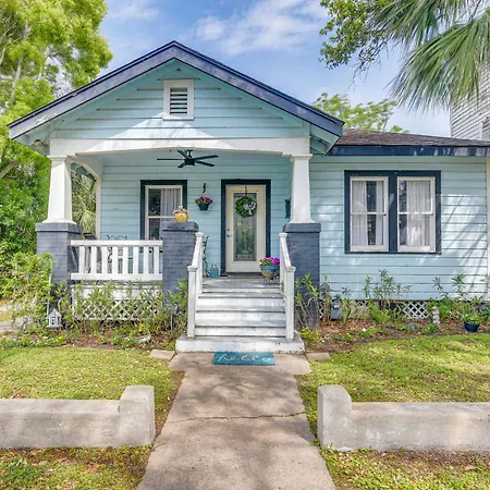 Pet-Friendly Galveston Bungalow, Half Mi To Beach!
